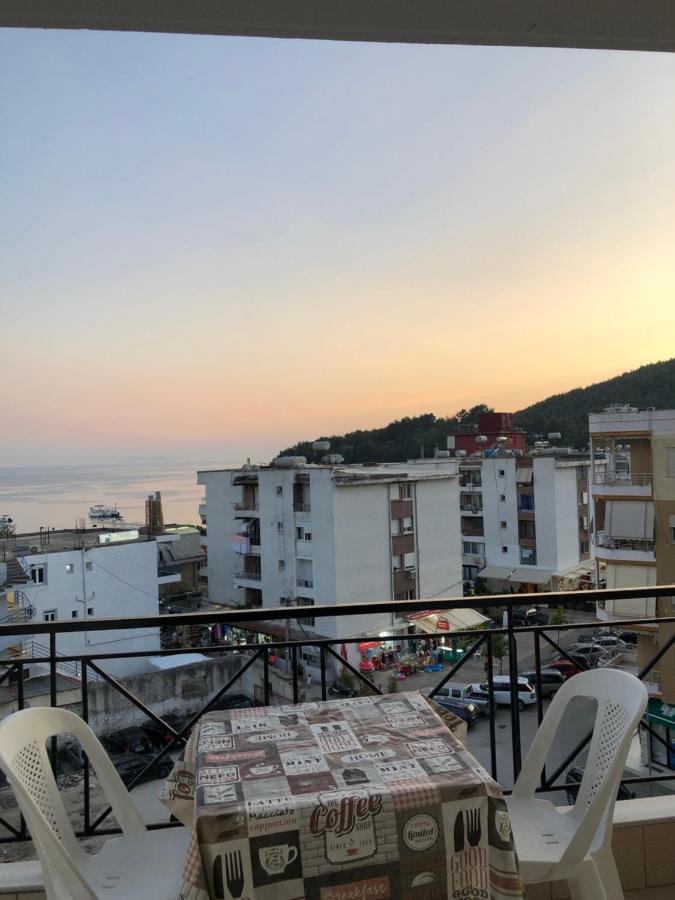Center Hotel Pirro Himare Exteriör bild