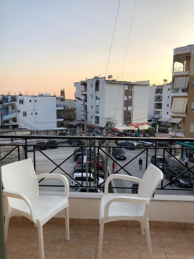 Center Hotel Pirro Himare Exteriör bild