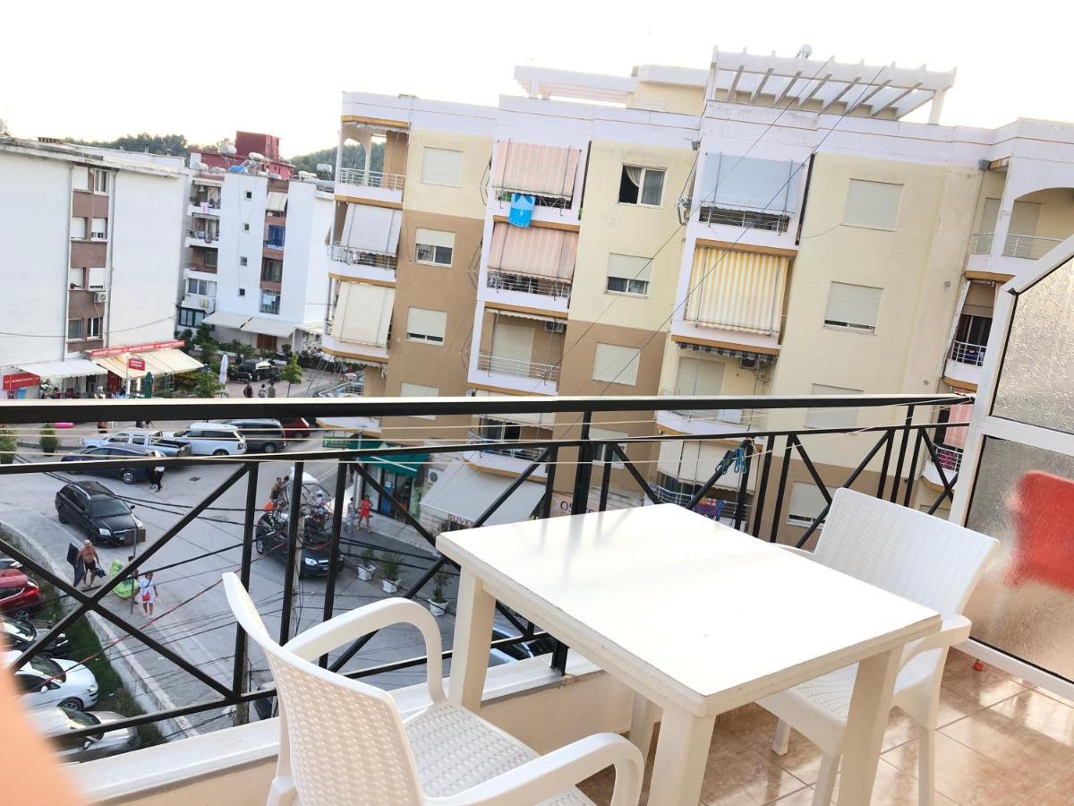 Center Hotel Pirro Himare Exteriör bild